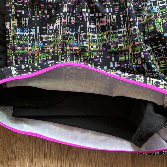 Fabletics Fallon Shorts Multi Color Print Size Large Athletic Workout Gym - Picture 2 of 6